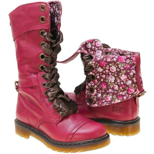 COMBAT BOOTS INSPO