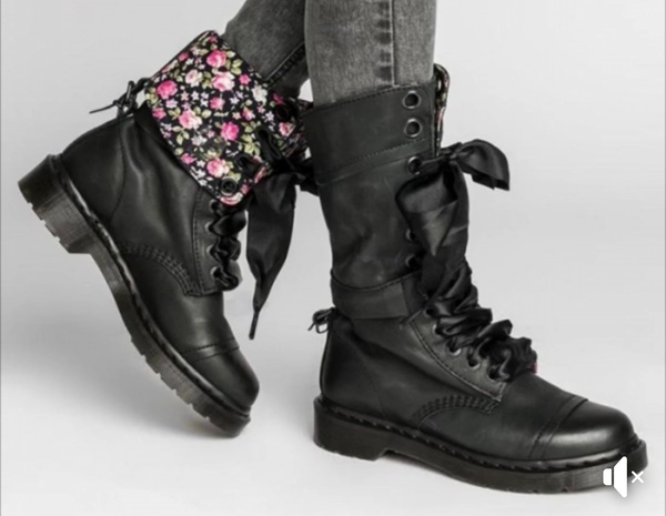 COMBAT BOOTS INSPO