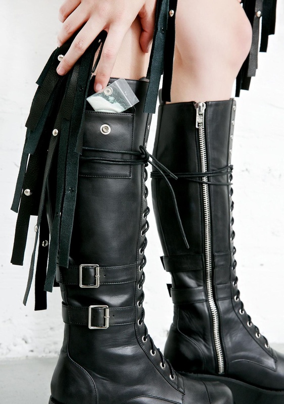 COMBAT BOOTS INSPO