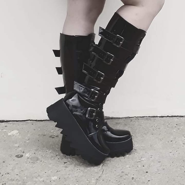 COMBAT BOOTS INSPO