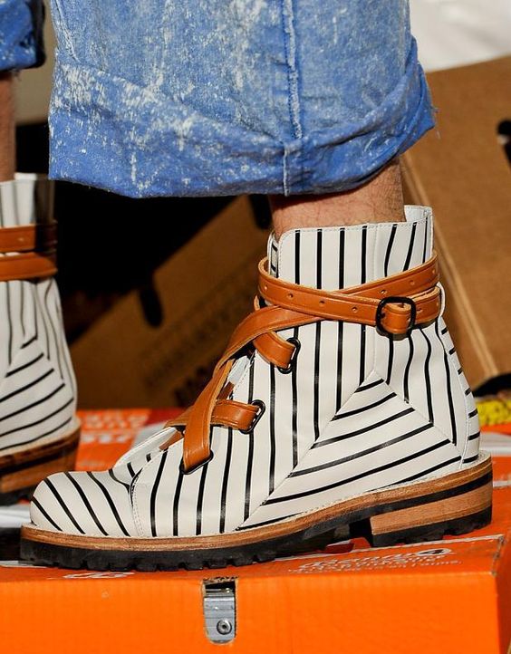COMBAT BOOTS INSPO