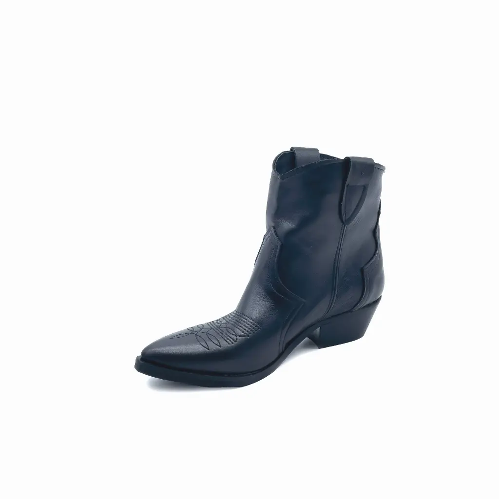 Stivaletto z tacco pelle nero interno.webp