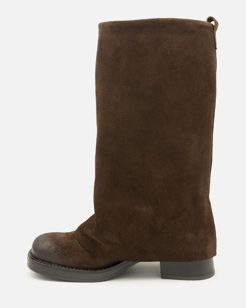 Stivale risvolto alto punta quadra interno.webp