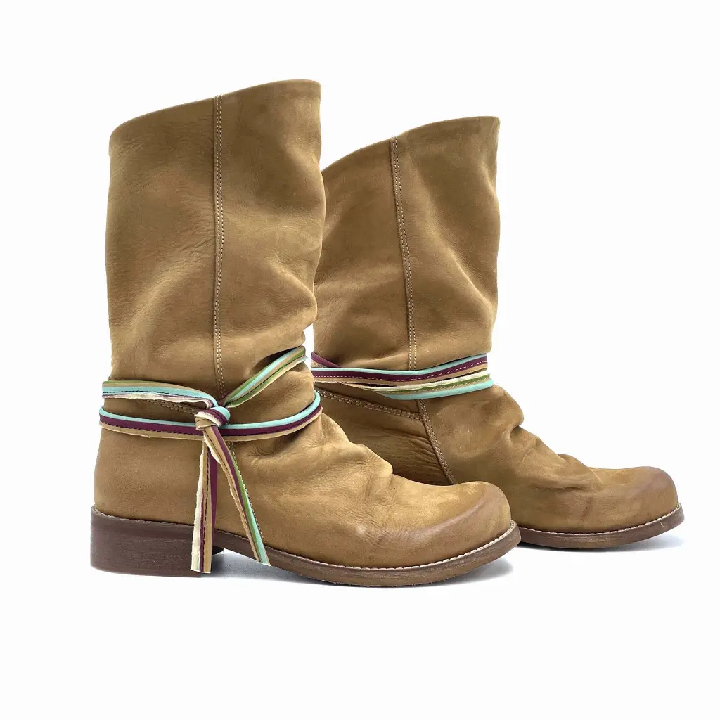 Ricciato alto Nabuk cuoio laccetto colorato doppio.webp