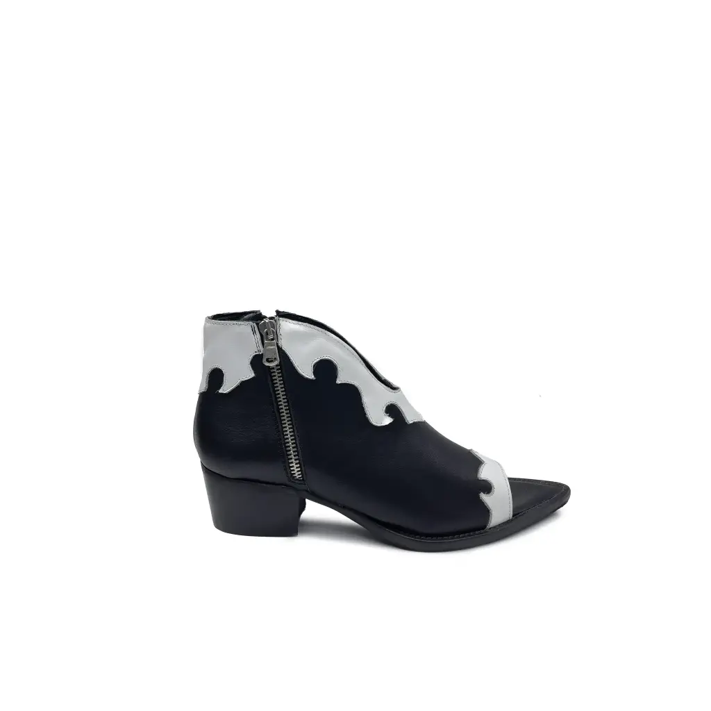 ART.0015 Sandali spuntati punta in Vera Pelle Nero e Bianco