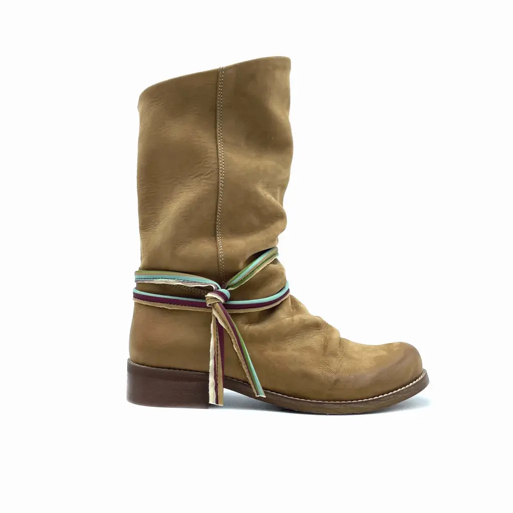 ART.144B Curled boot Nubuck leather Shaded natural leather