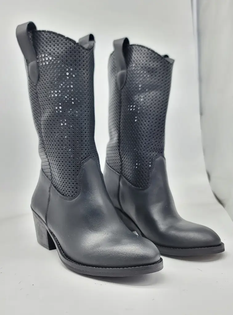 ART.150 Stivale texano in pelle nera traforata Made in Italy