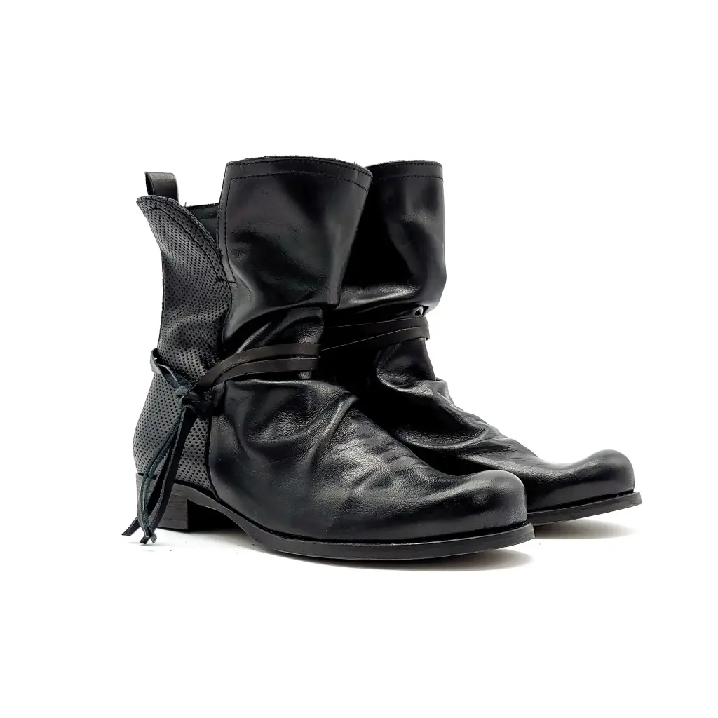 ART.124 Women's Boot in Black Genuine Leather Made in Italy