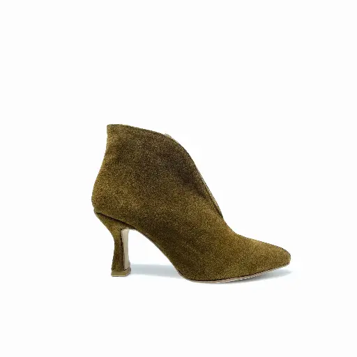 T70.A1c Women’s ankle boots in tan suede leather with zipper