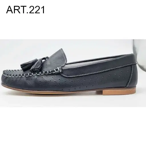 ART.221 Mocassini in pelle blu traforata con impunture, Made in Italy